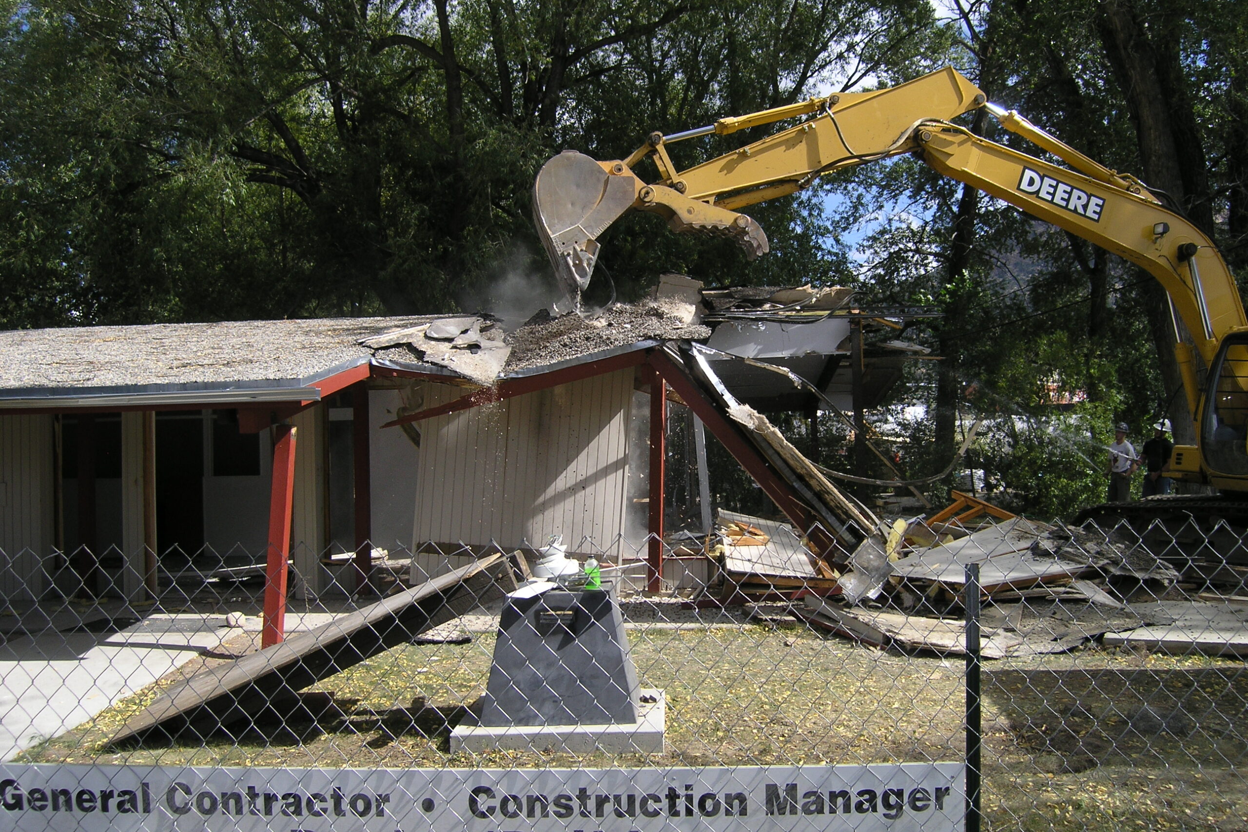 Tear down of former library in 2005